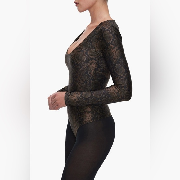 Good American Shine Python Scoop Neck Long Sleeve Bodysuit - Picture 6 of 14